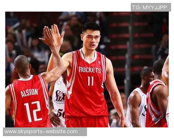 姚明与老叔的篮球传奇：跨越时代的友谊与奋斗故事