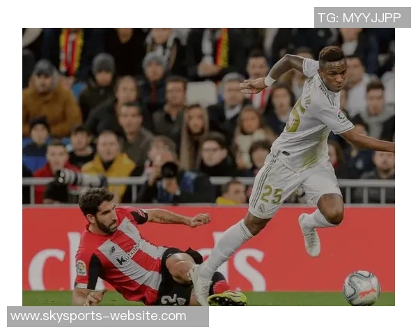 欧联杯巴萨大胜本菲卡神扑瞬间引爆全场转会传闻再起